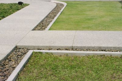 Lawn Curbing Installation